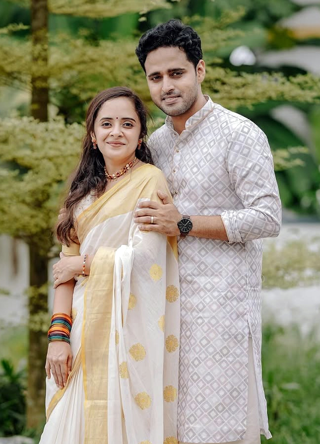 Popular singer Anju Joseph marries her lover for the second time4