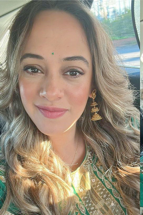 Yuvraj Singh pens anniversary wish to wife Hazel Keech: Photos13