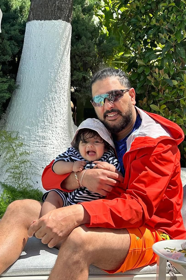 Yuvraj Singh pens anniversary wish to wife Hazel Keech: Photos15