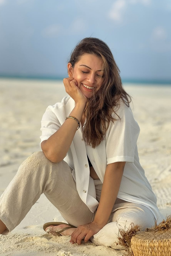Actress Hansika Motwani Beauty Shines Like A Pearl At Maldives Beach11