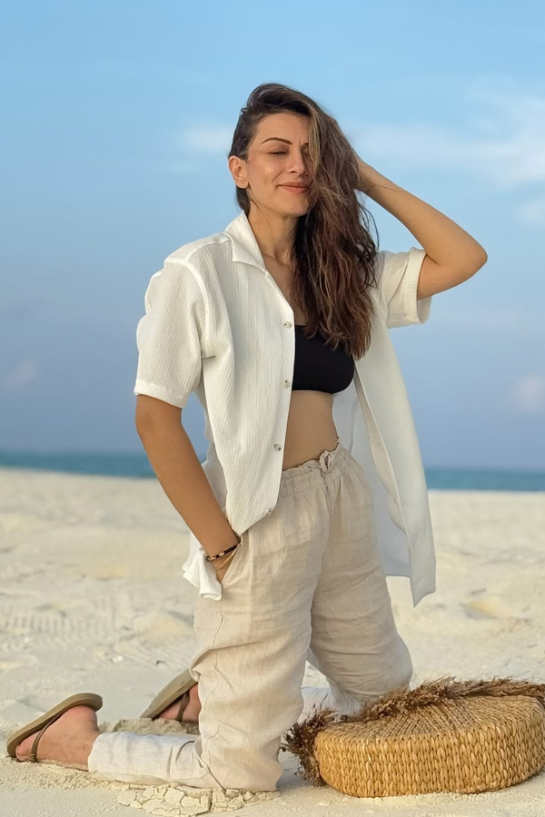 Actress Hansika Motwani Beauty Shines Like A Pearl At Maldives Beach5