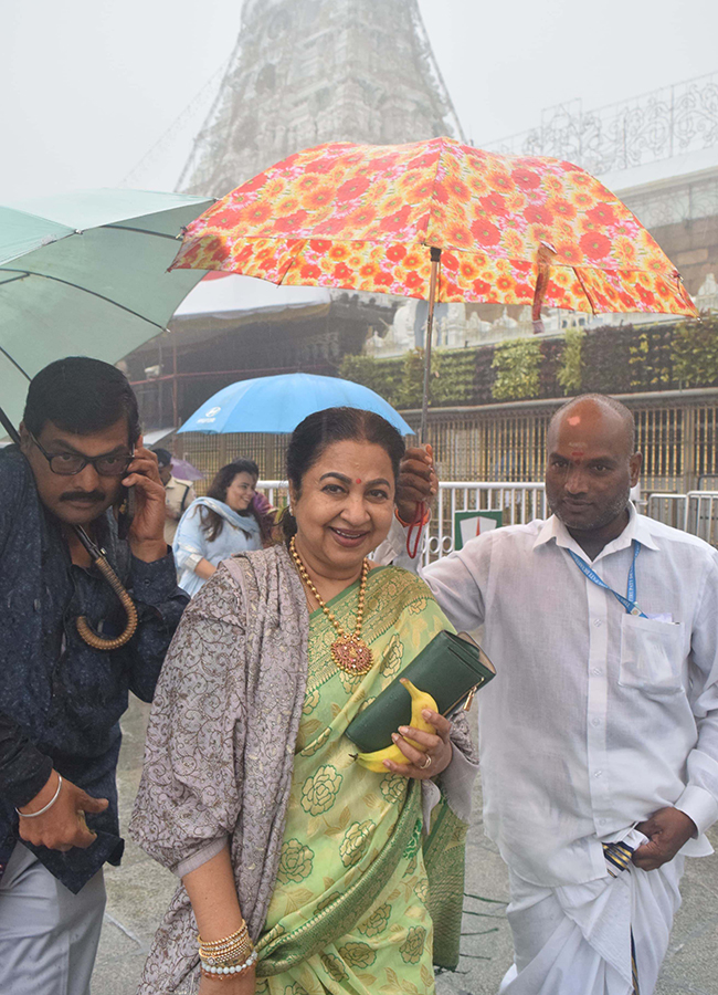 Heavy rain in tirumala today photos4