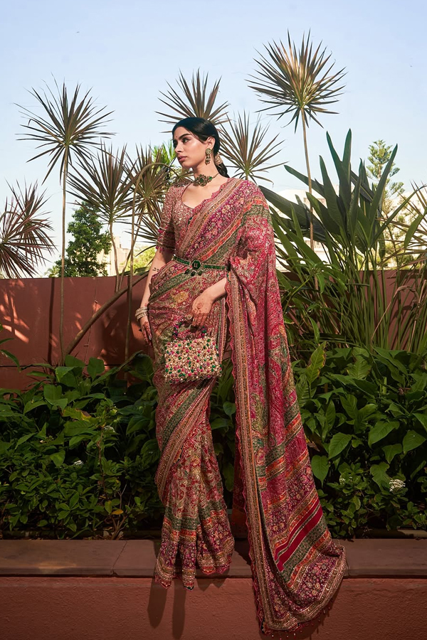 Khushi Kapoor Looks Stunning In Tarun Tahilianis Designer Saree2