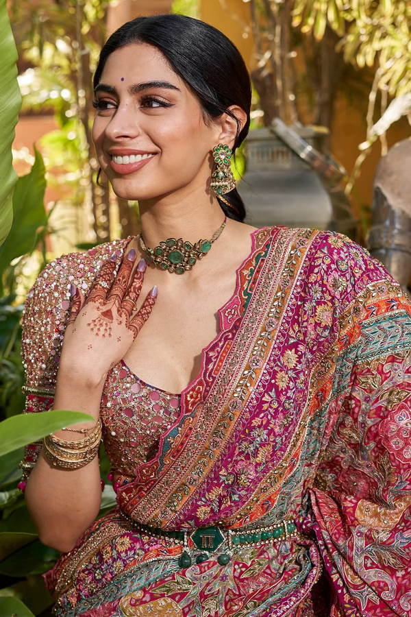 Khushi Kapoor Looks Stunning In Tarun Tahilianis Designer Saree7
