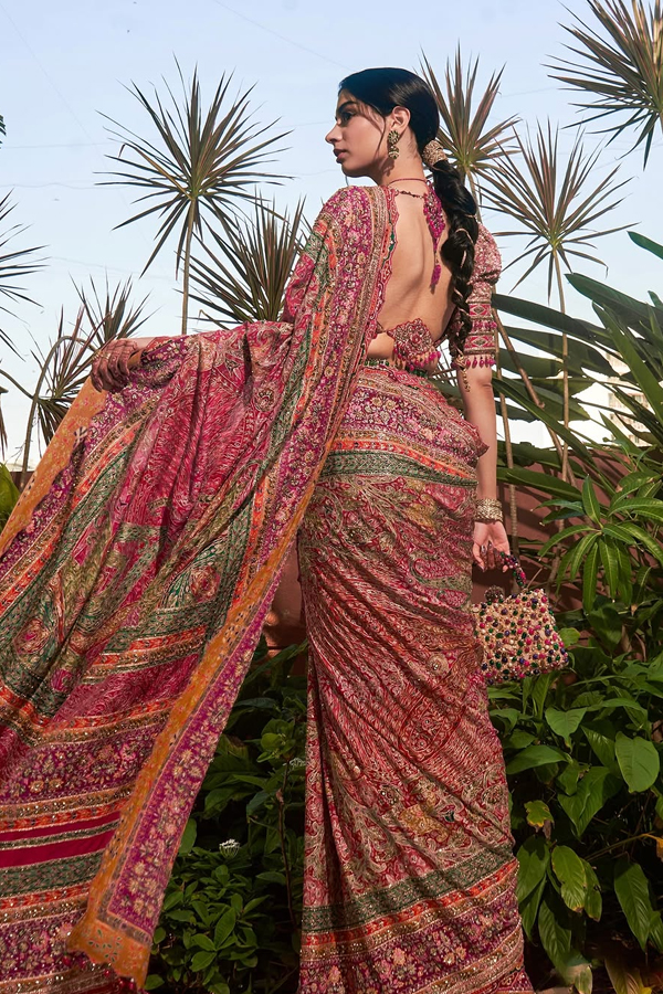 Khushi Kapoor Looks Stunning In Tarun Tahilianis Designer Saree8