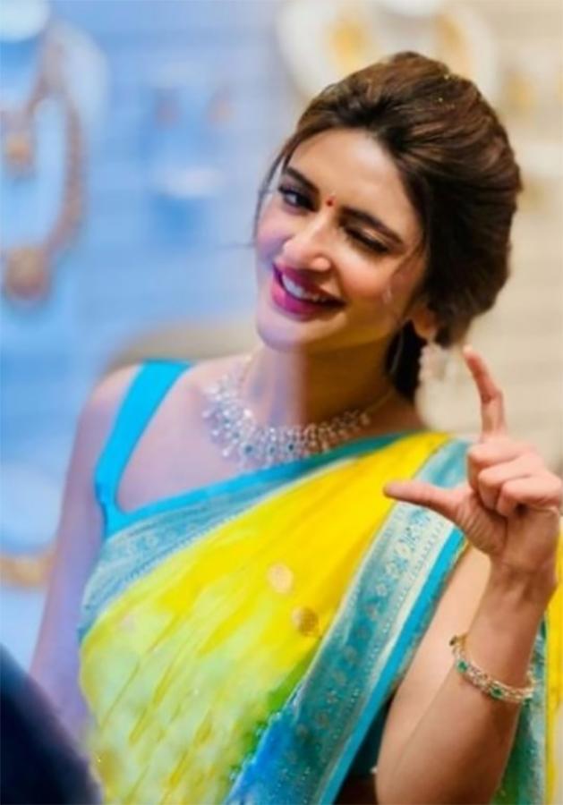  Shopping Mall Grand Launch By Actress Sreeleela at Rajahmundry9