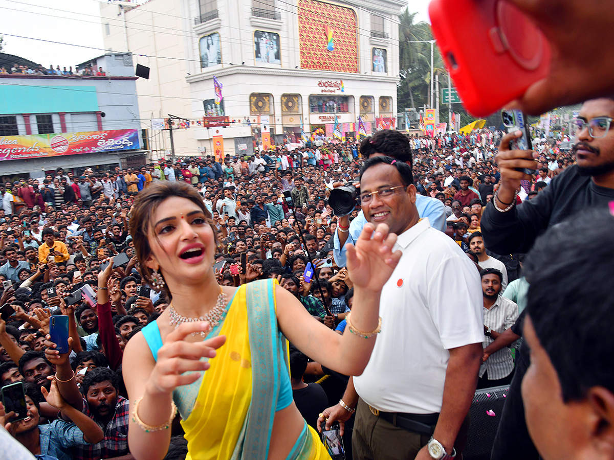  Shopping Mall Grand Launch By Actress Sreeleela at Rajahmundry2