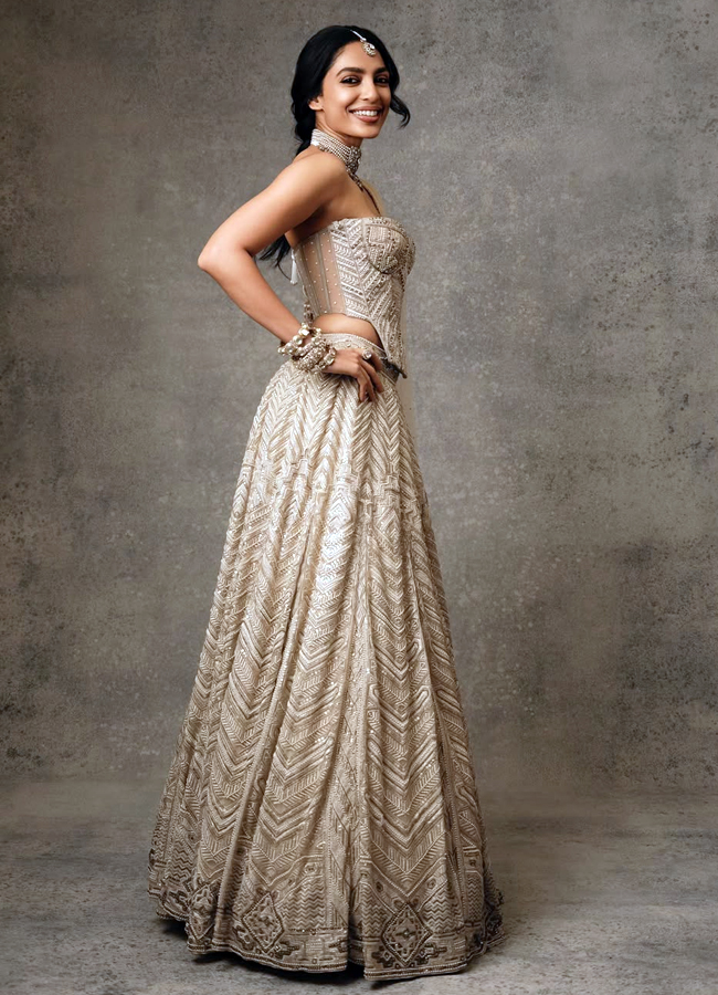 Akkineni's Daughter in Law's Photoshoot After the Wedding Shobhita shines like gold10
