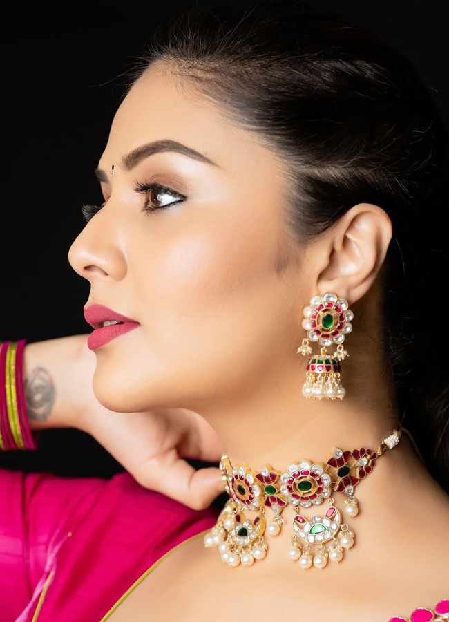 Anchor Sreemukhi Latest Photos In Yellow Saree13