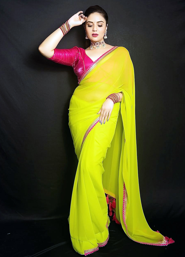Anchor Sreemukhi Latest Photos In Yellow Saree16