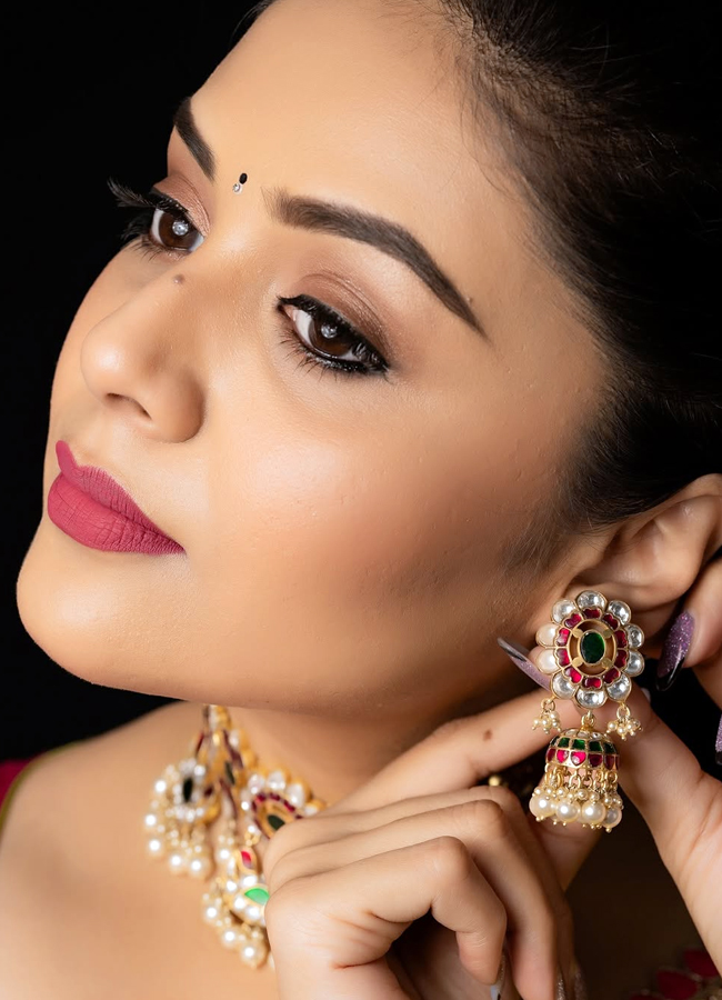 Anchor Sreemukhi Latest Photos In Yellow Saree3