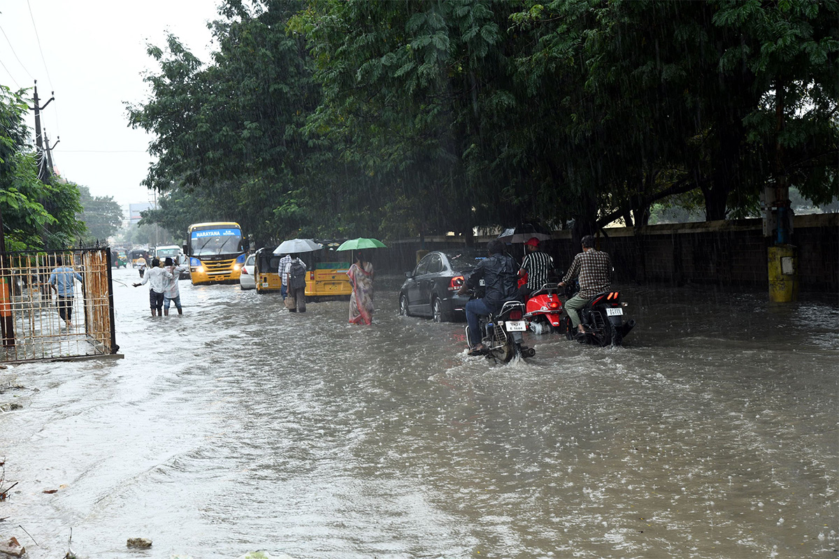 heavy rain in tirupati live updates photos goes viral11