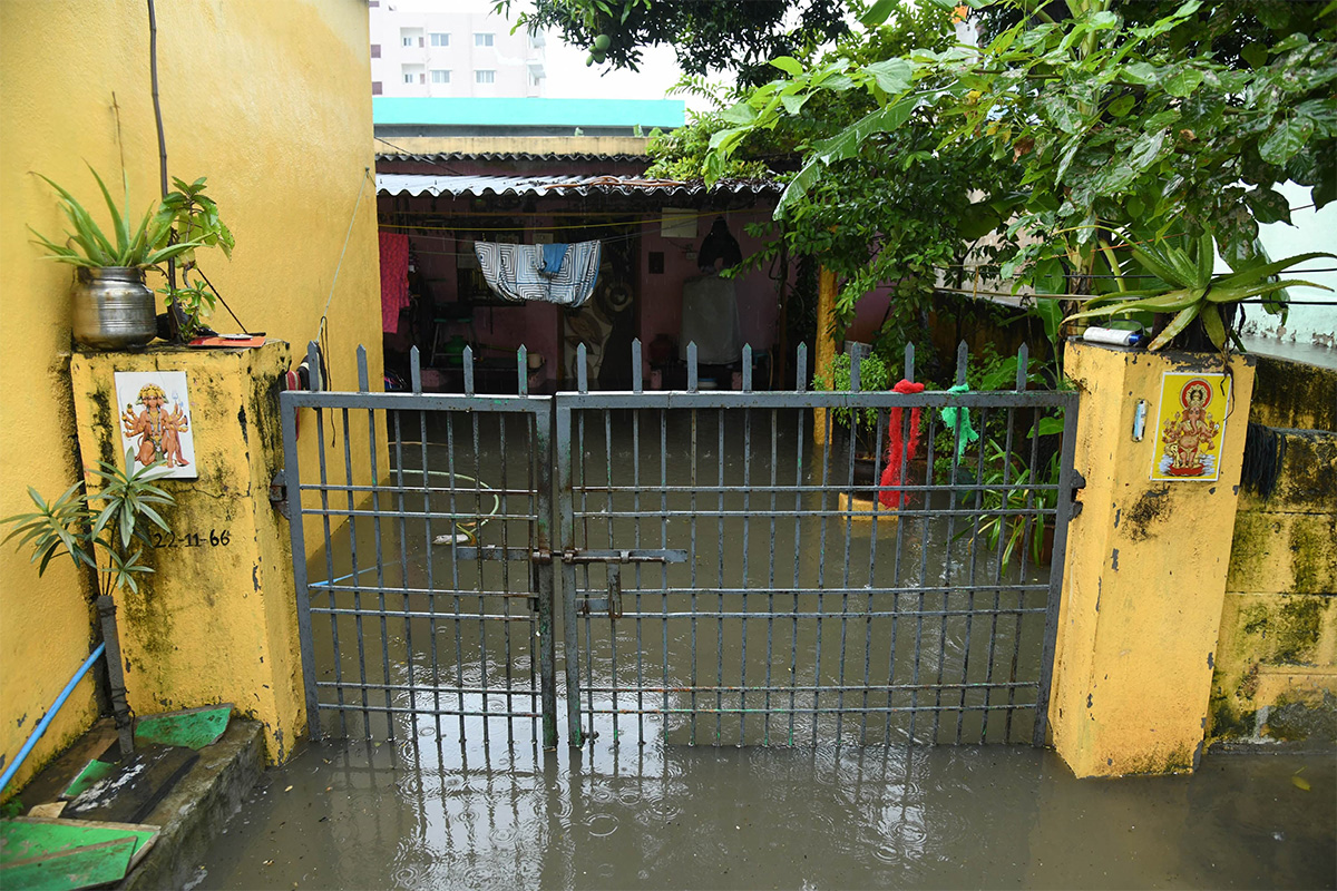 heavy rain in tirupati live updates photos goes viral12
