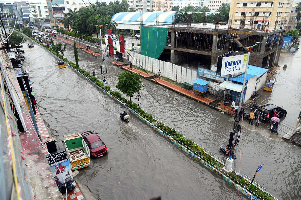 heavy rain in tirupati live updates photos goes viral14