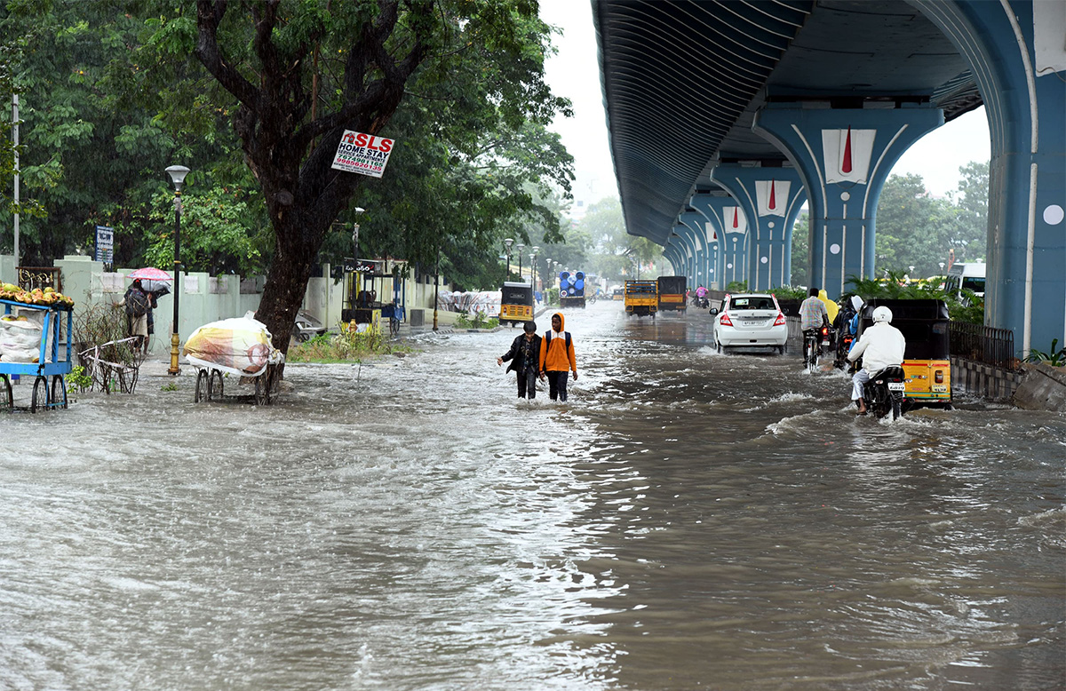 heavy rain in tirupati live updates photos goes viral16