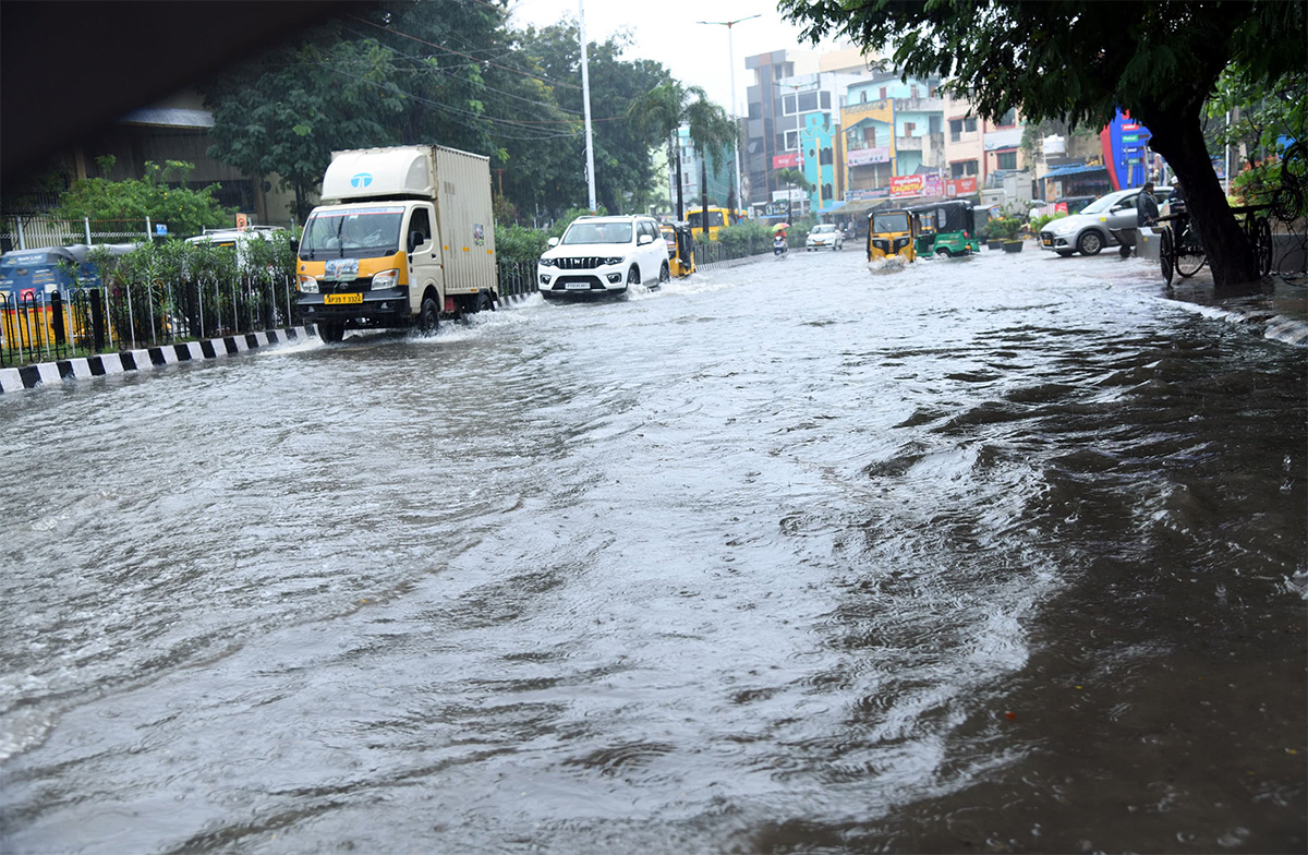 heavy rain in tirupati live updates photos goes viral18