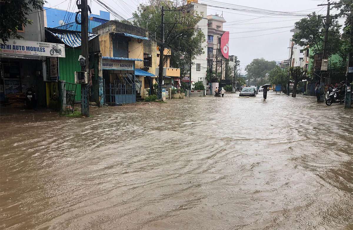 heavy rain in tirupati live updates photos goes viral19