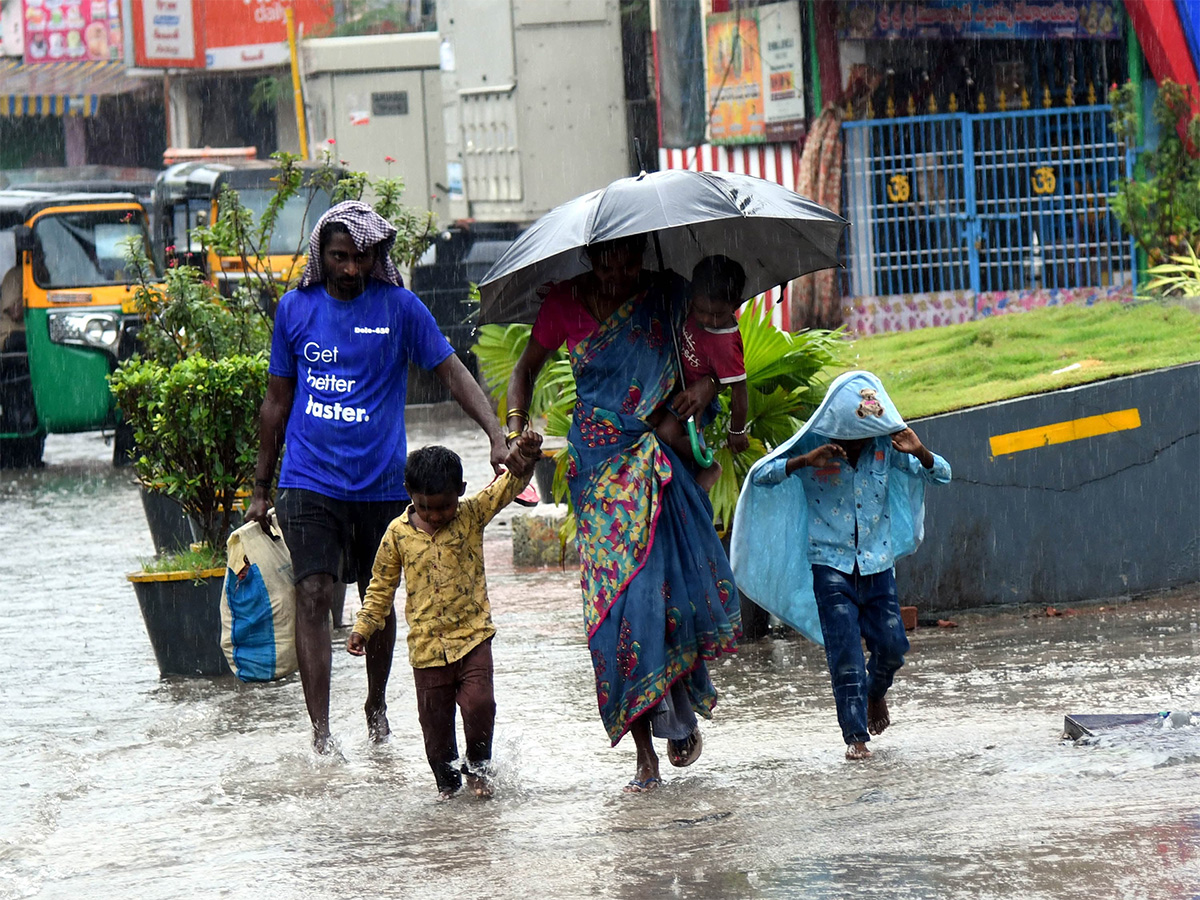 heavy rain in tirupati live updates photos goes viral26
