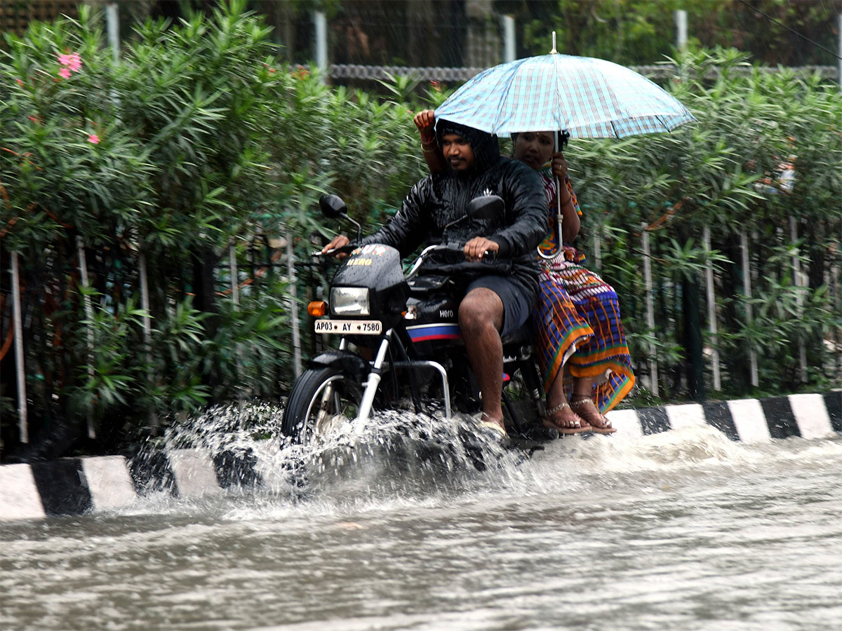 heavy rain in tirupati live updates photos goes viral27