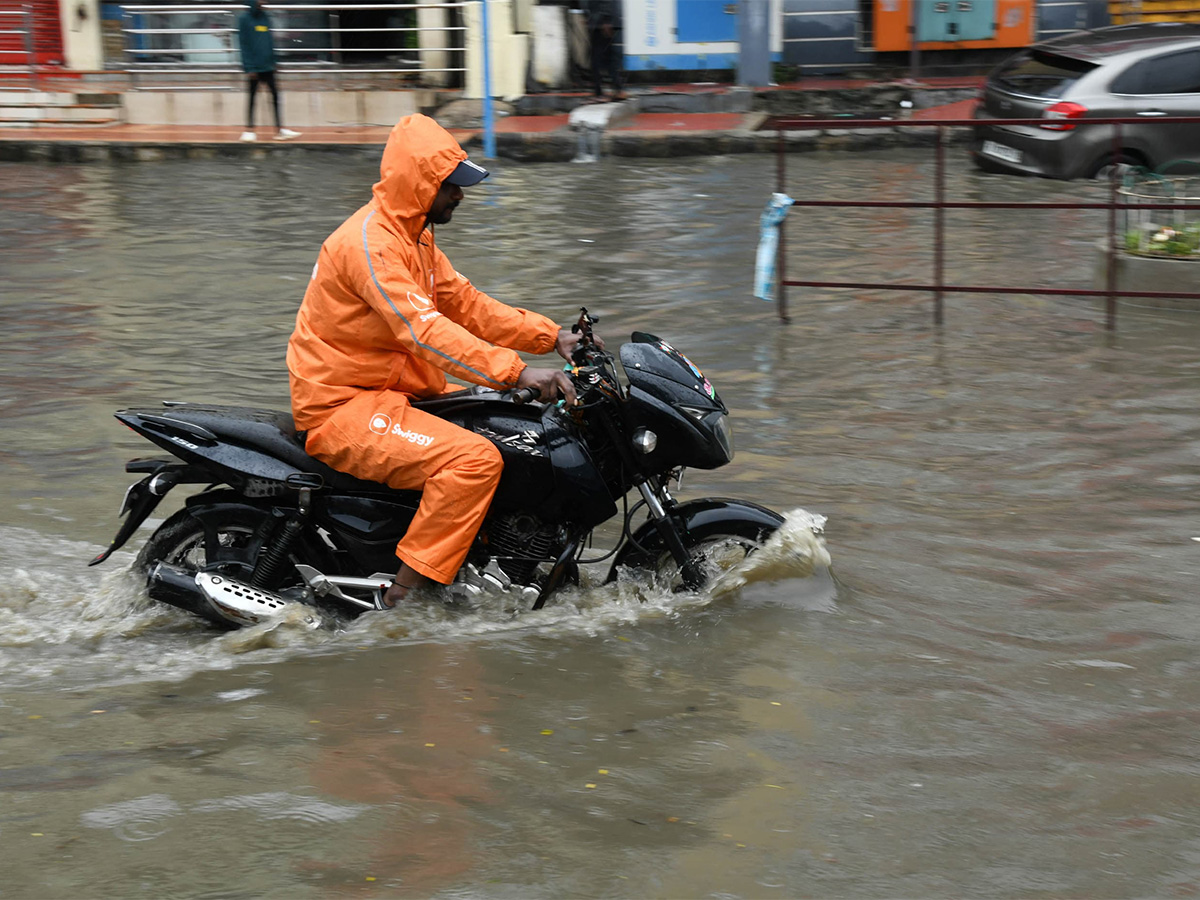 heavy rain in tirupati live updates photos goes viral35