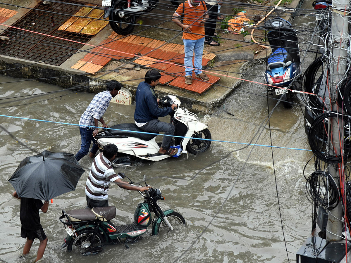 heavy rain in tirupati live updates photos goes viral36