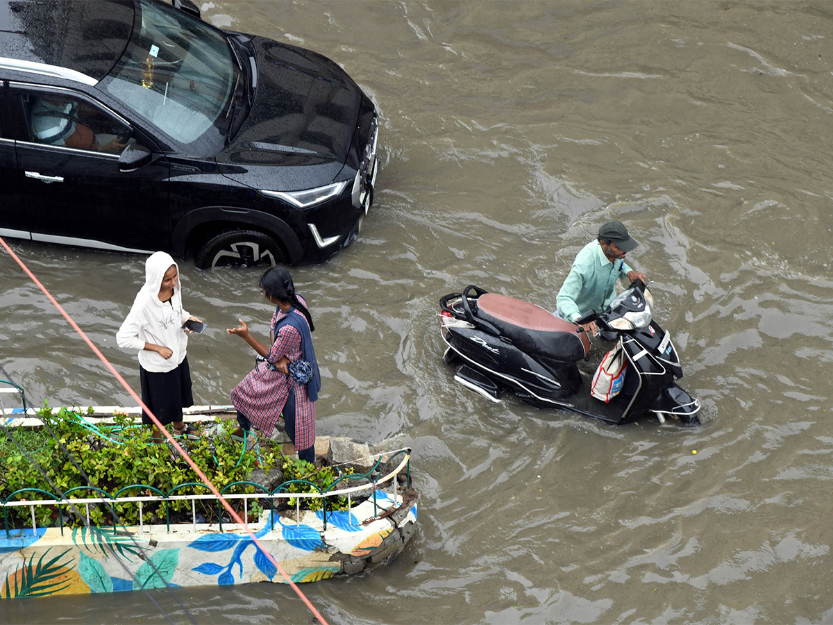 heavy rain in tirupati live updates photos goes viral38
