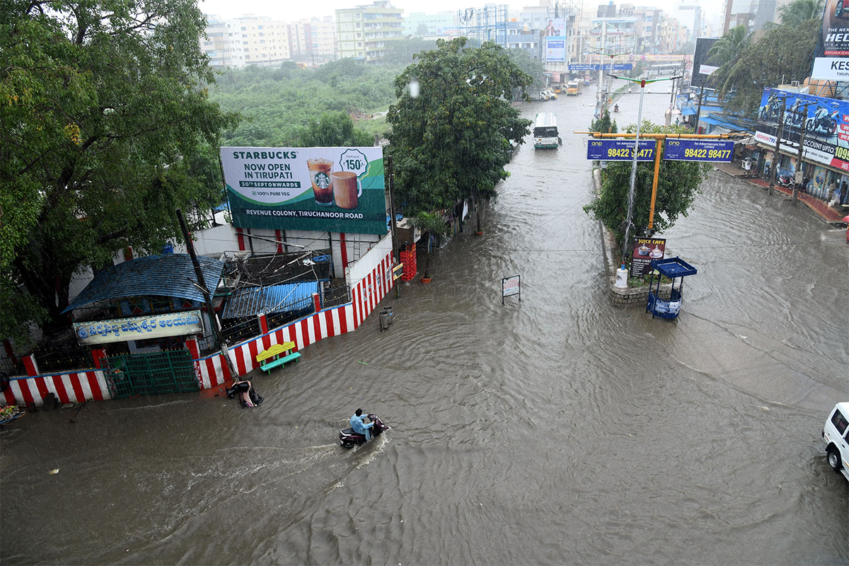 heavy rain in tirupati live updates photos goes viral4