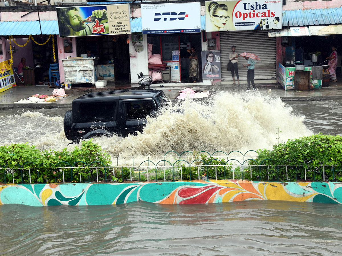 heavy rain in tirupati live updates photos goes viral40