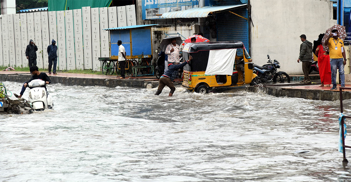 heavy rain in tirupati live updates photos goes viral42