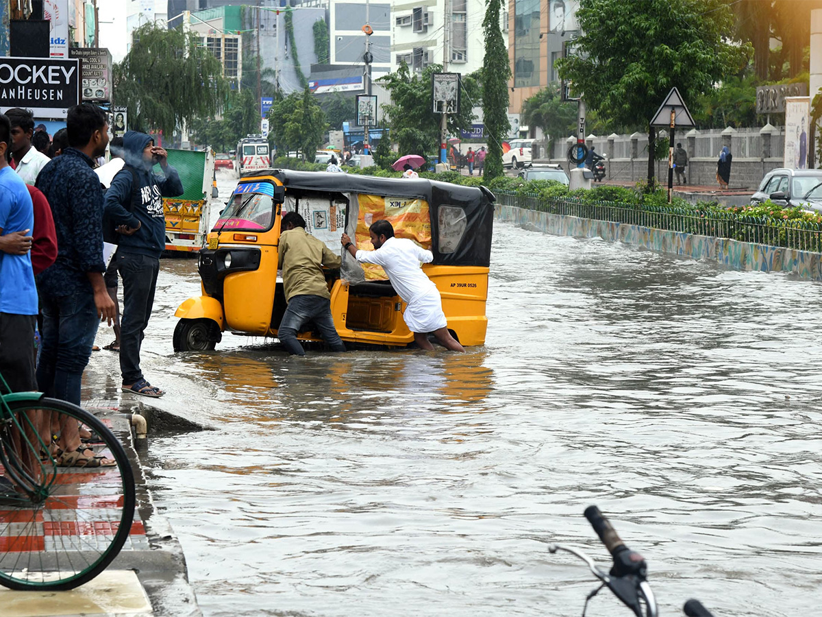 heavy rain in tirupati live updates photos goes viral43