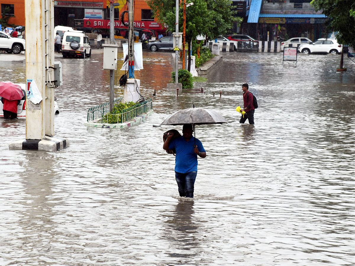 heavy rain in tirupati live updates photos goes viral48