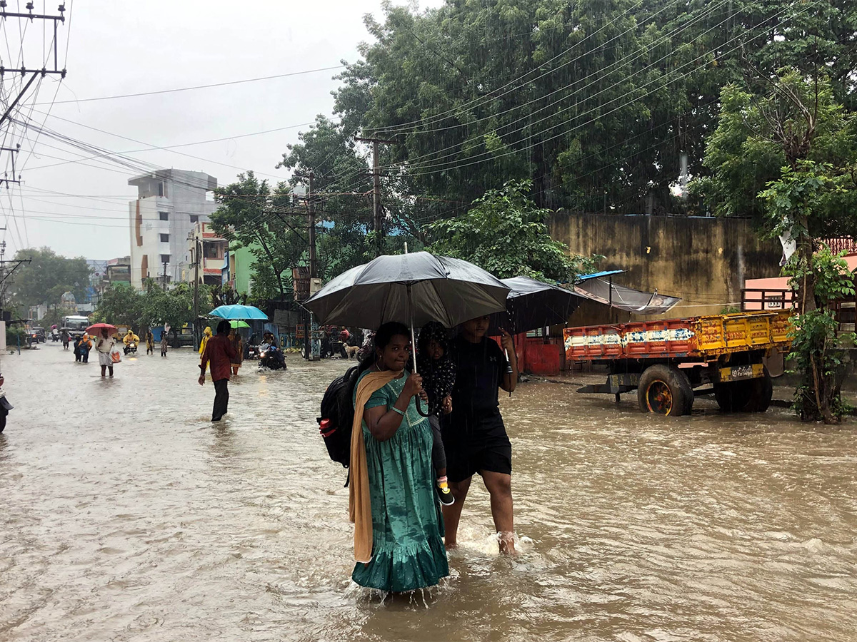 heavy rain in tirupati live updates photos goes viral65