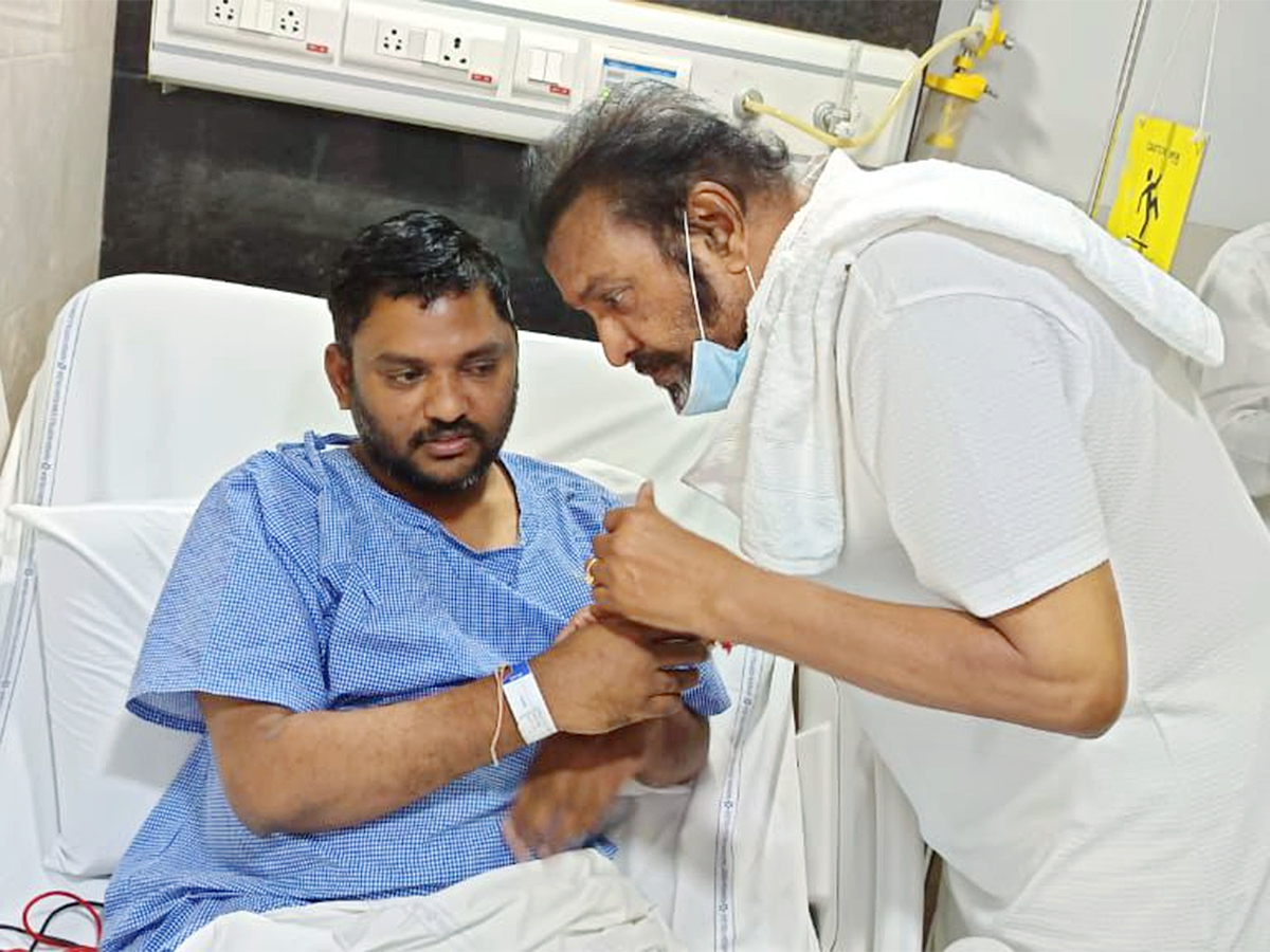 Mohan Babu Visits Injured TV9 Journalist Ranjith After Attack11