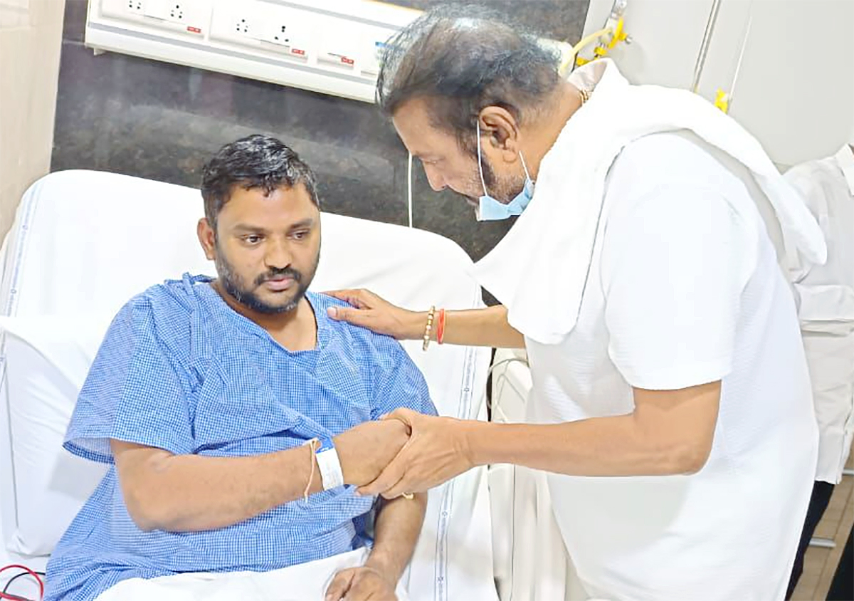 Mohan Babu Visits Injured TV9 Journalist Ranjith After Attack2