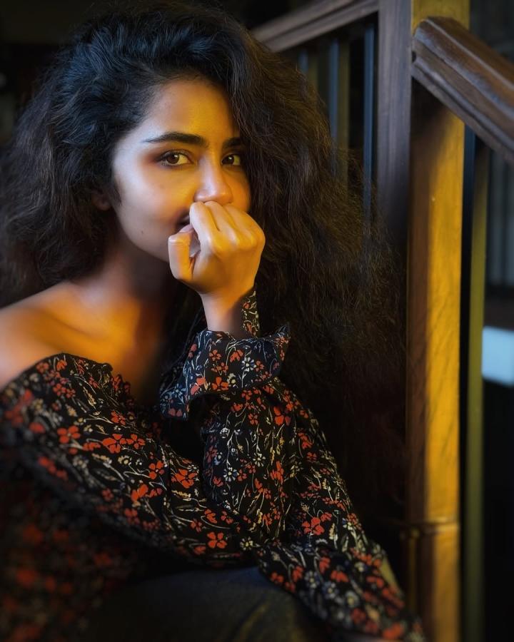 Tollywood Heroine Anupama Parameswaran Stunning Pics5