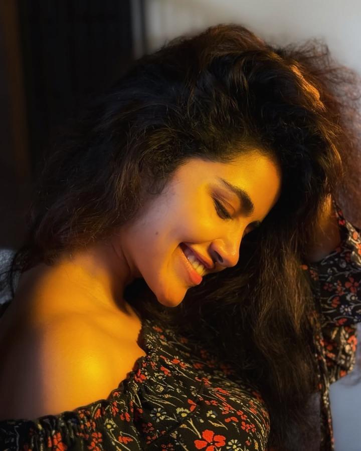 Tollywood Heroine Anupama Parameswaran Stunning Pics8