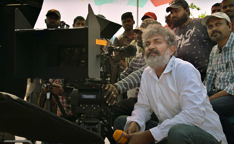 తెర వెనక 'ఆర్ఆర్ఆర్' ఇన్నాళ్లకు.. అటు తారక్ ఇటు చరణ్! (ఫొటోలు) | RRR ...