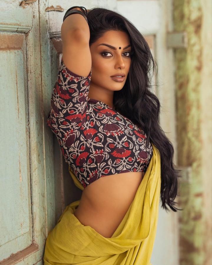 Chandrika Ravi Acts As Silk Smitha Role In Her Biopic7