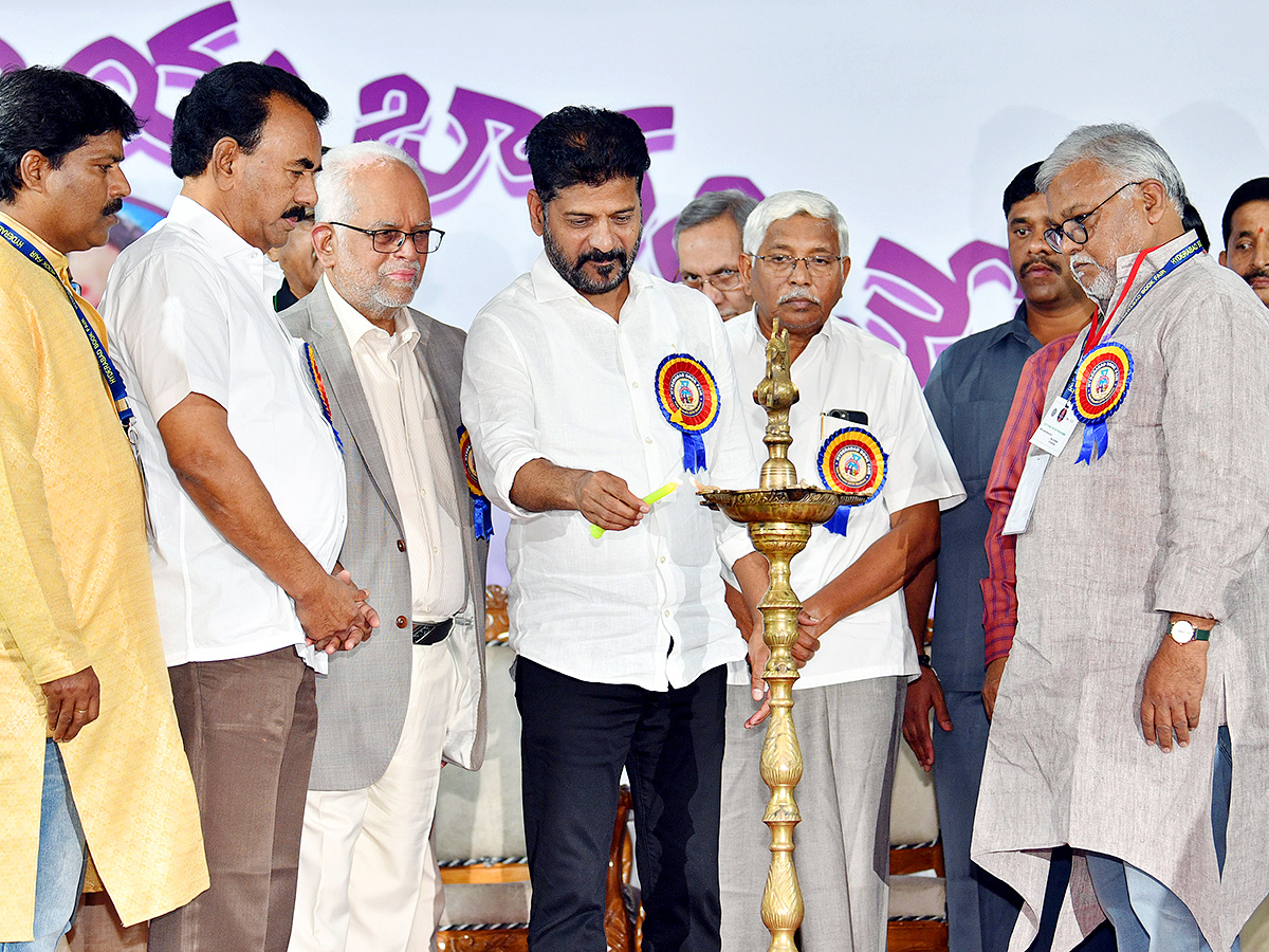 Telangana CM inaugurates 37th Hyderabad book fair2