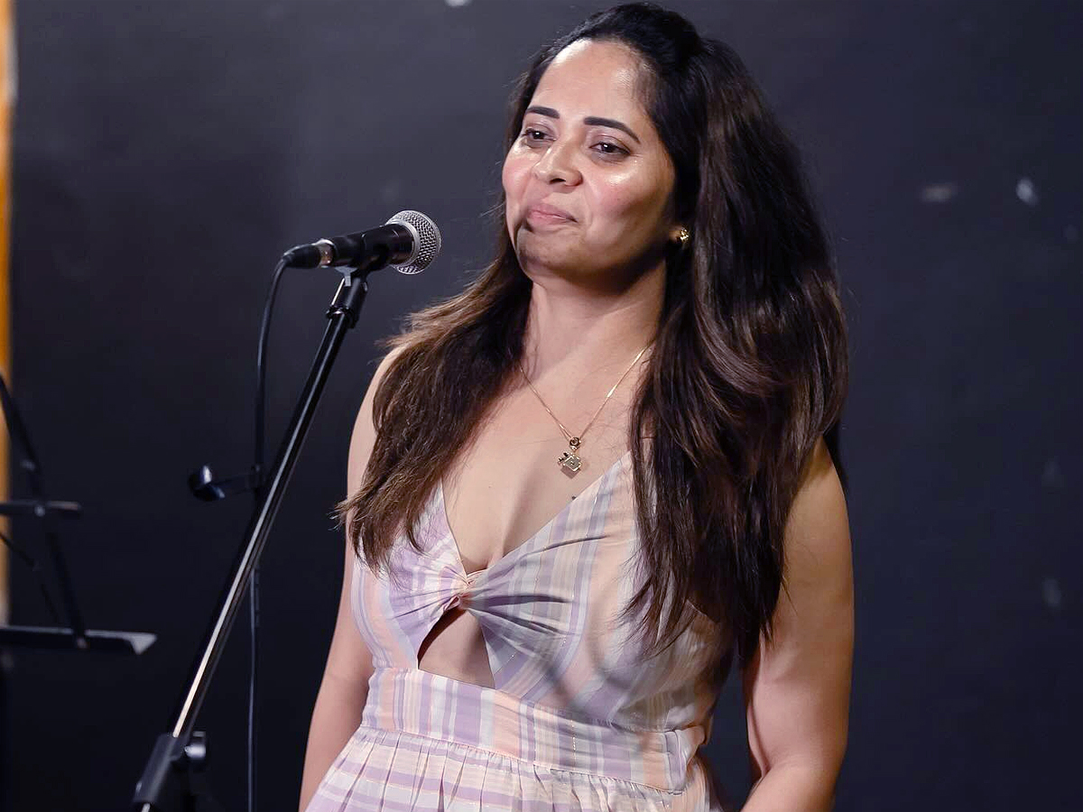 Actress Anasuya Bharadwaj Photos Goes Viral1