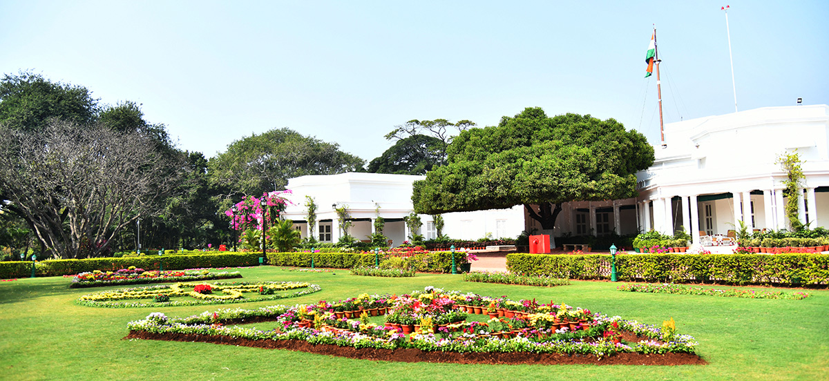 Rashtrapati Nilayam in Bollaram photos goes viral12