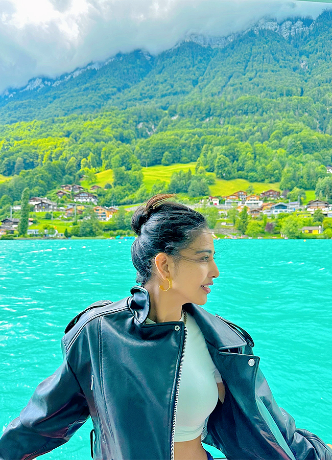 Actress Daksha Nagarkar Photos Viral17