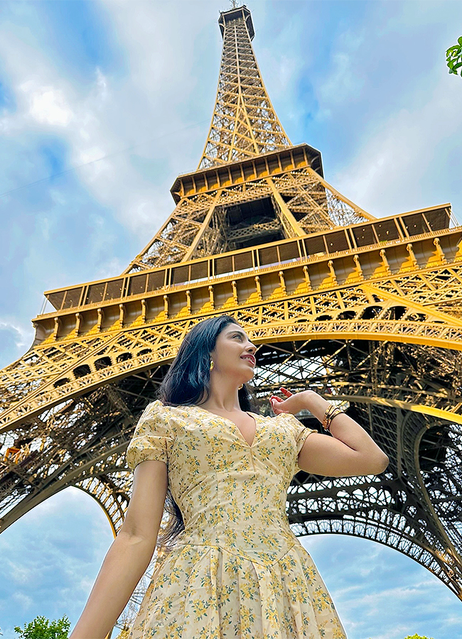 Actress Daksha Nagarkar Photos Viral18