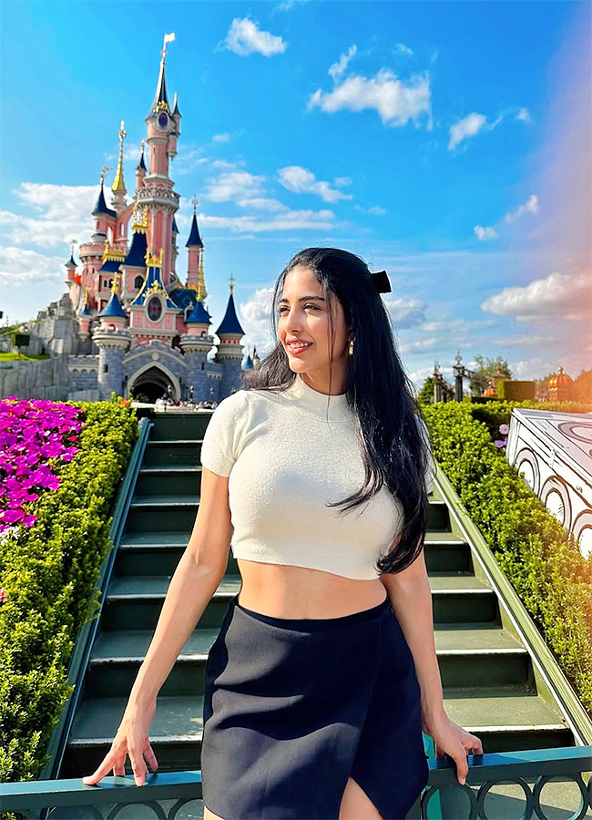 Actress Daksha Nagarkar Photos Viral4