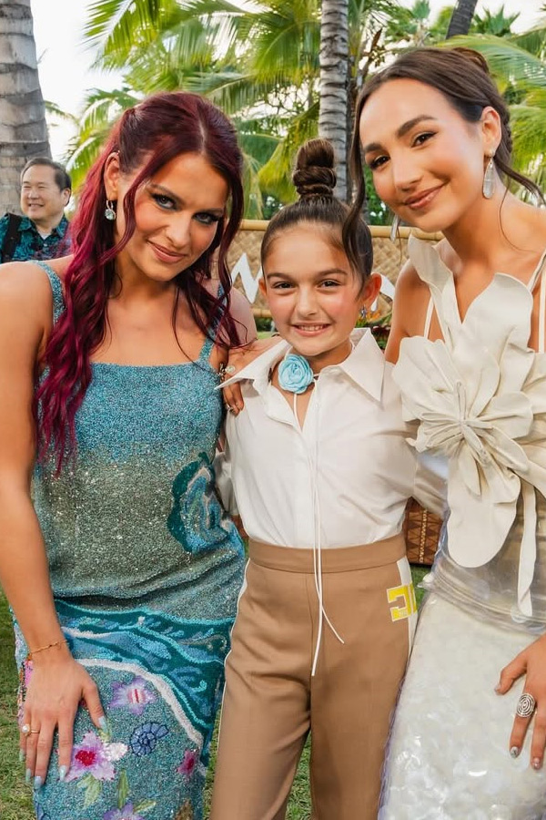 WWE Super Star The Rock Participated Emo Moment with my mom at Moana 2 Premiere Photos7