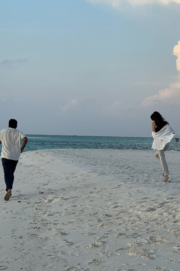 Actress Hansika Motwani Celebrated Wedding Anniversary In Maldives12