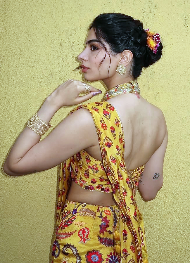 More beautiful than the bride Janhvi Kapoors sister kushi kapoor at the haldi celebrations2