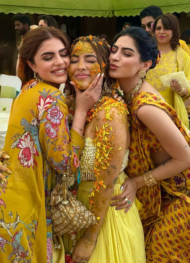 More beautiful than the bride Janhvi Kapoors sister kushi kapoor at the haldi celebrations7