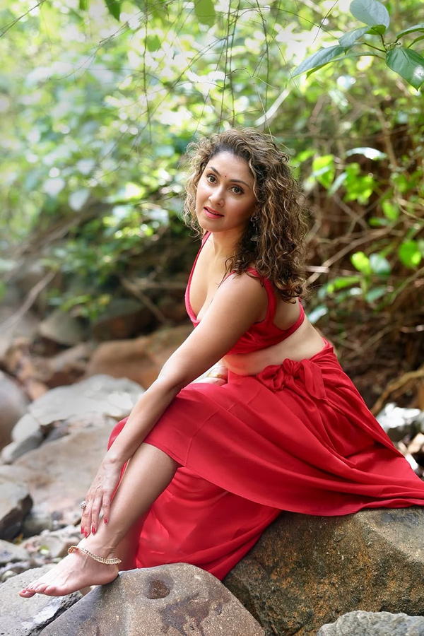 Actress Manjari Fadnis Photo Gallery4