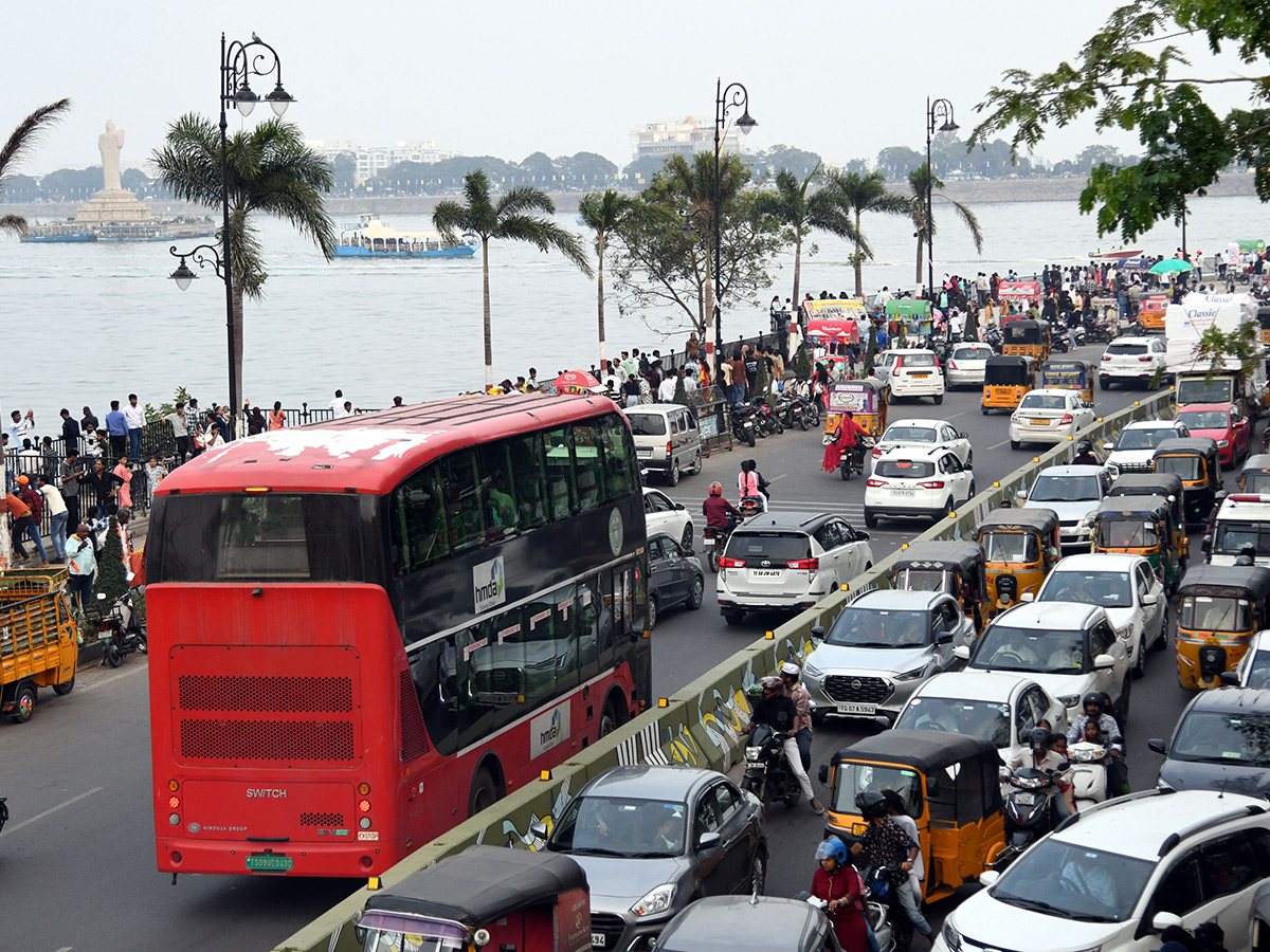New Year Hussain Sagar is Bustling Photos1